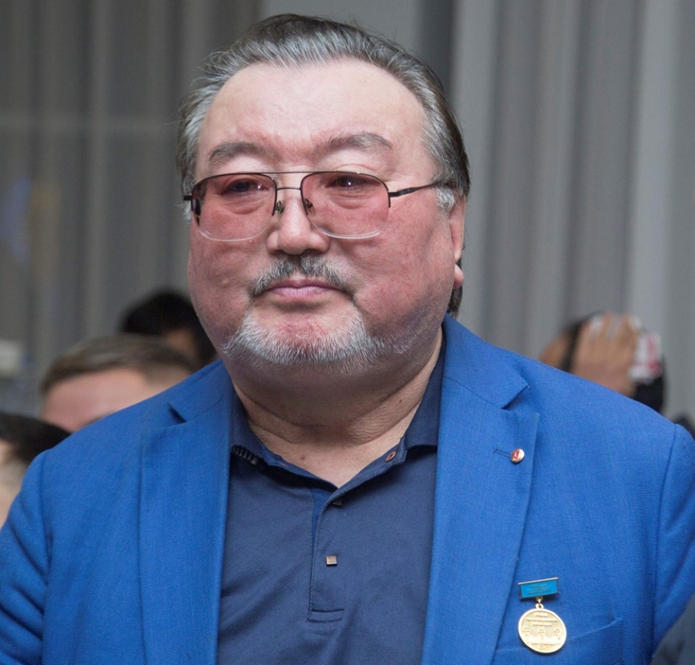 Ұлықбек Есдәулет