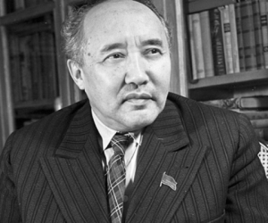 МҰХТАР ӘУЕЗОВ. ЕСКІЛІК КӨЛЕҢКЕСІНДЕ