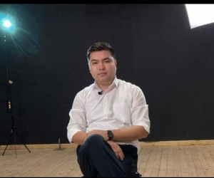 БІРЖАН АХМЕР: МҮШӘЙРА – ҚАЛАМГЕР ТАЛАНТЫНЫҢ ШЫНАЙЫ БАҒАСЫН БЕРЕ АЛМАЙДЫ