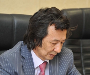 РАХЫМЖАН ОТАРБАЕВ. ЖАЛҒЫЗДЫҚ