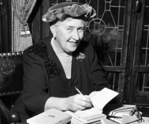 АГАТА КРИСТИ. ЖҰМБАҚ ӘЗІЛ