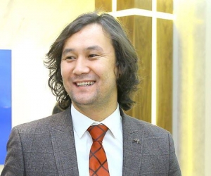 МАҚСАТ МӘЛІК. АСПАЛЫ КЕРЕУЕТ