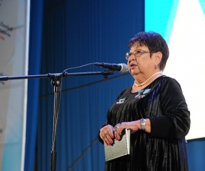 АСПАНҒА СЫЙМАЙТЫН АҚЫН ҚЫЗ