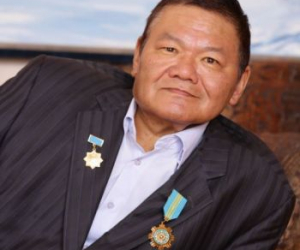 ӘУЕЗХАН ҚОДАР. МАҒЖАН  ЖӘНЕ ОРЫС СИМВОЛИЗМІ