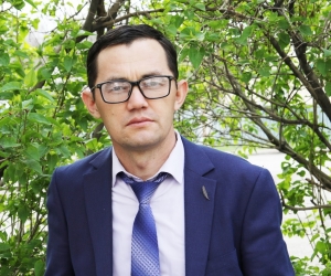 АСХАТ ӨМІРБАЕВ. ГАЛСТУК